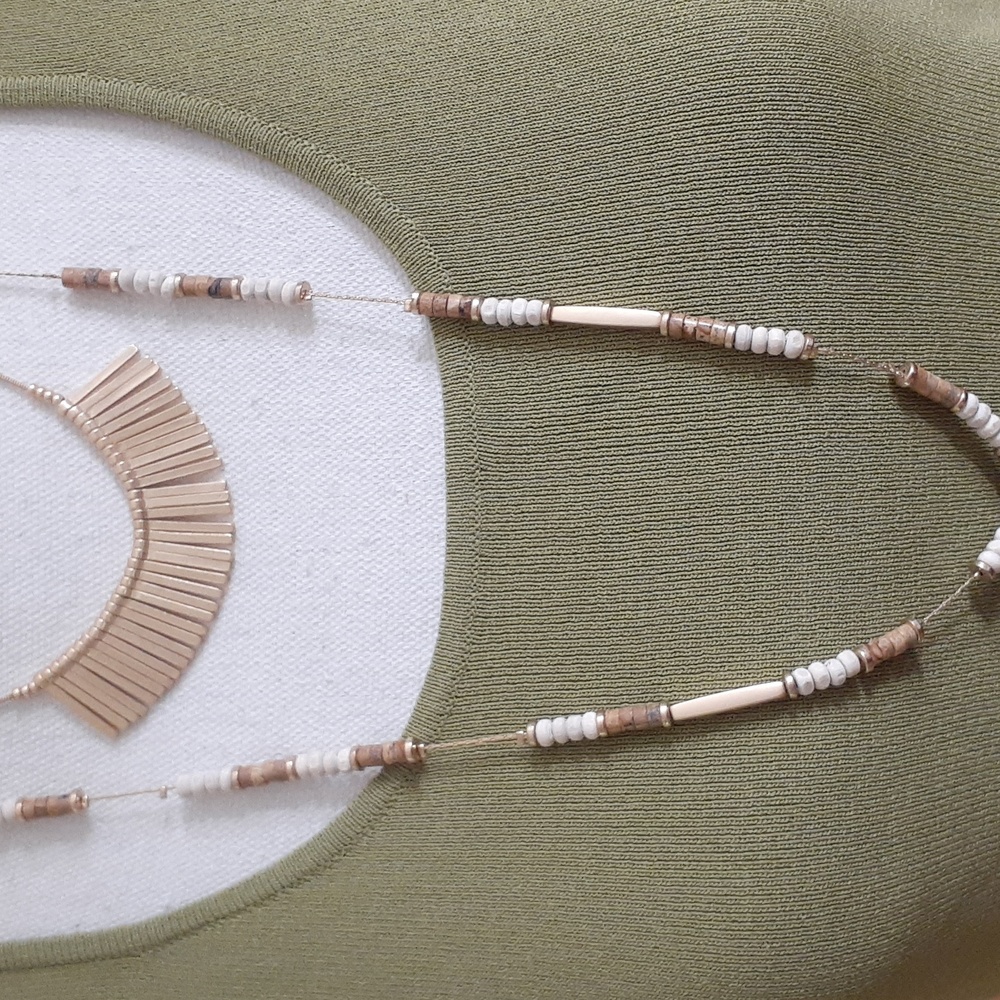 CHICO'S 2 in 1 Goldtone & Wooden Bead Necklace Set - Neutral Colors! NWOT - Picture 5 of 11
